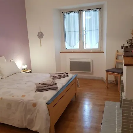 Дом отдыха Maison Renovee Au Bord Du Lac, Jardin Privatif, Wifi, Activites Nautiques Et Touristiques A Proximite - Fr-1-742-125 *